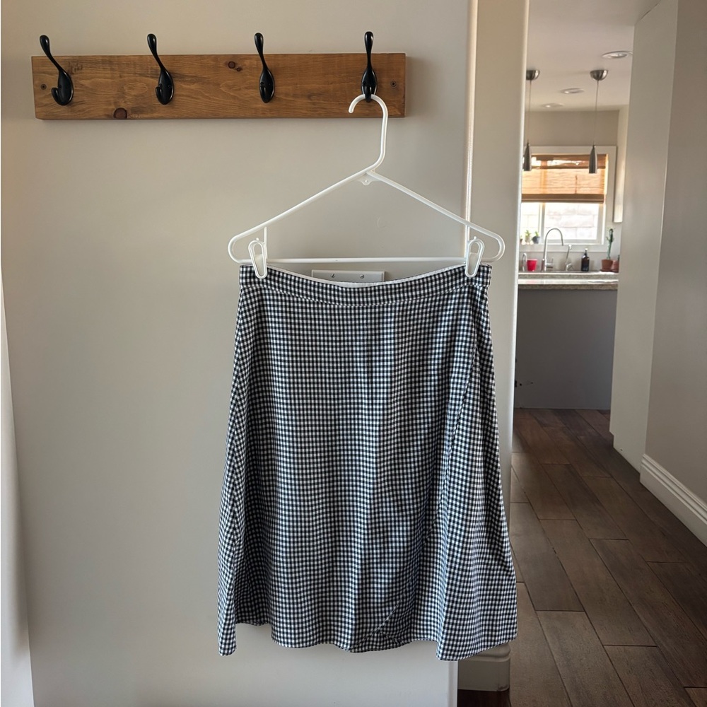 LOFT Balck and white skirt